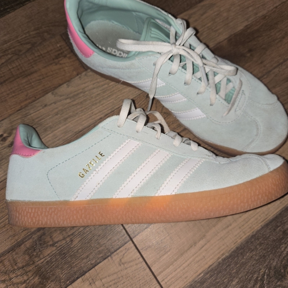 Adidas Gazelle With Gum Bottoms